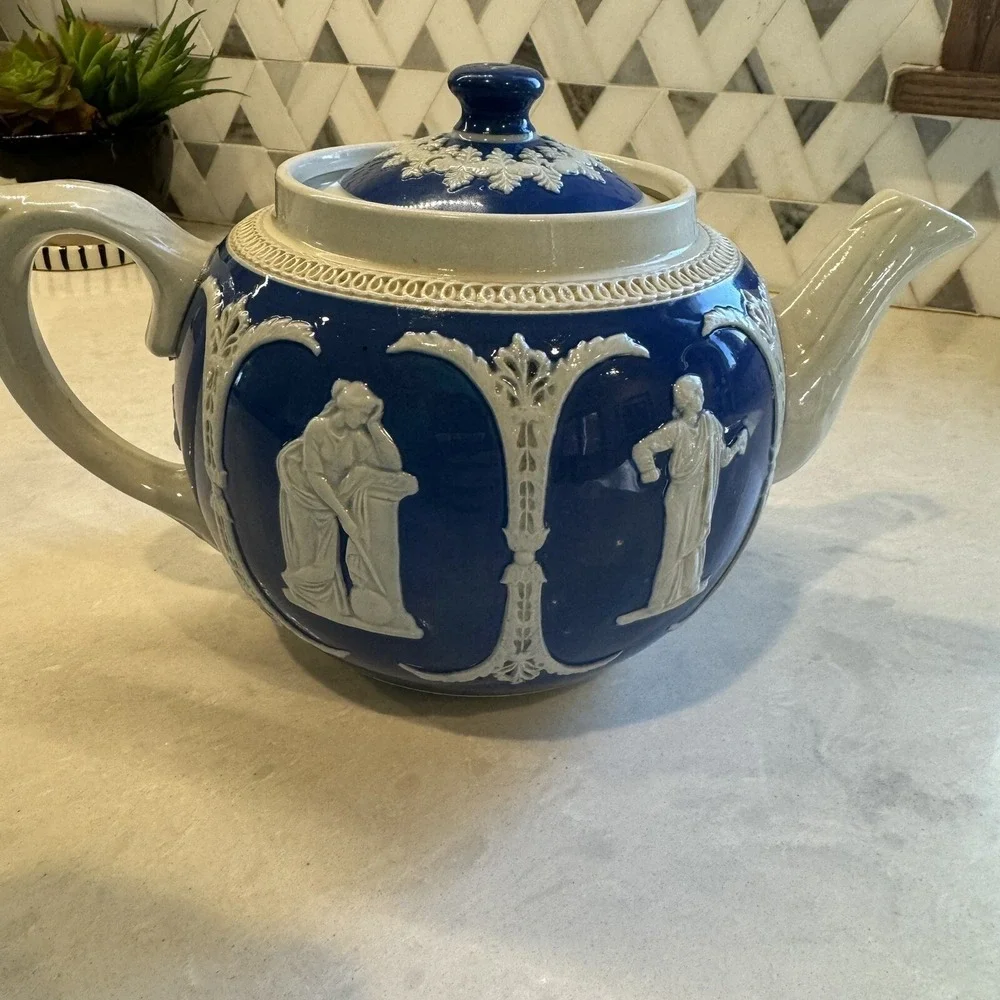 Antique Jasperware Teapot, Blue 4 cup, Dudson Hanley - Picture 8 of 12